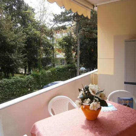 Eureka Apartment *